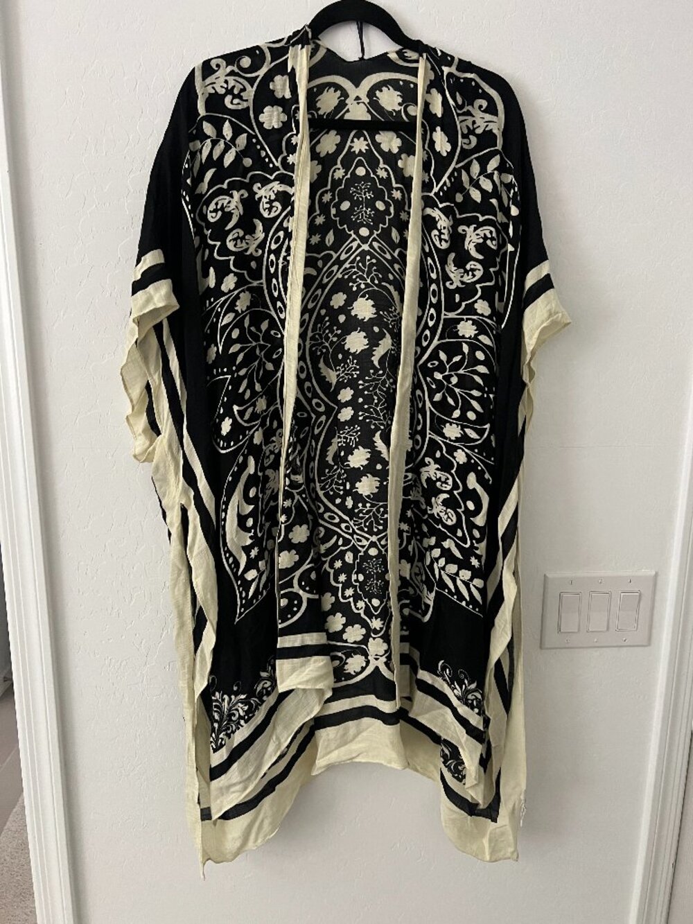 Modena Black Ivory Boho Kimono Cover Up One Size Floral Paisley Duster Cardigan